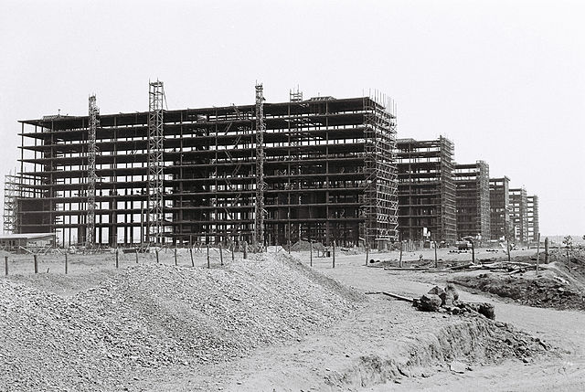 Estruturas dos edifícios durante a construção de Brasília
